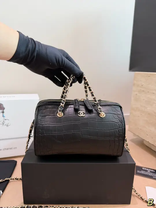 chanel size：11.5*18.5*11cm--09